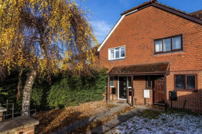 Entire House with Private Garden and Driveway, Close to City Hospital and City Centre